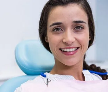 Illustration of a tooth extraction in Vero Beach, FL